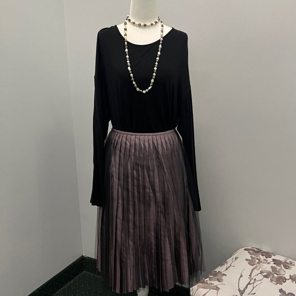St. John Evening Skirt with Tule overlay - Picture 1 of 9